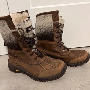 RARE UGG Adirondack Brown leather boots with Pendleton Wool Uppers